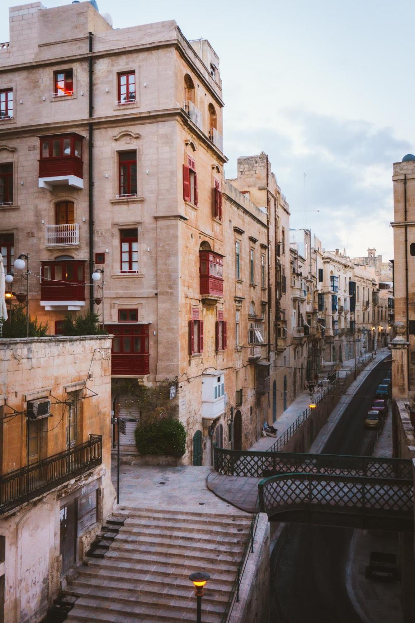Charming Home With Sea Views & Maltese Balcony By 360 Estates Valletta Ngoại thất bức ảnh